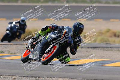 media/Oct-08-2022-SoCal Trackdays (Sat) [[1fc3beec89]]/Turn 14 (1050am)/